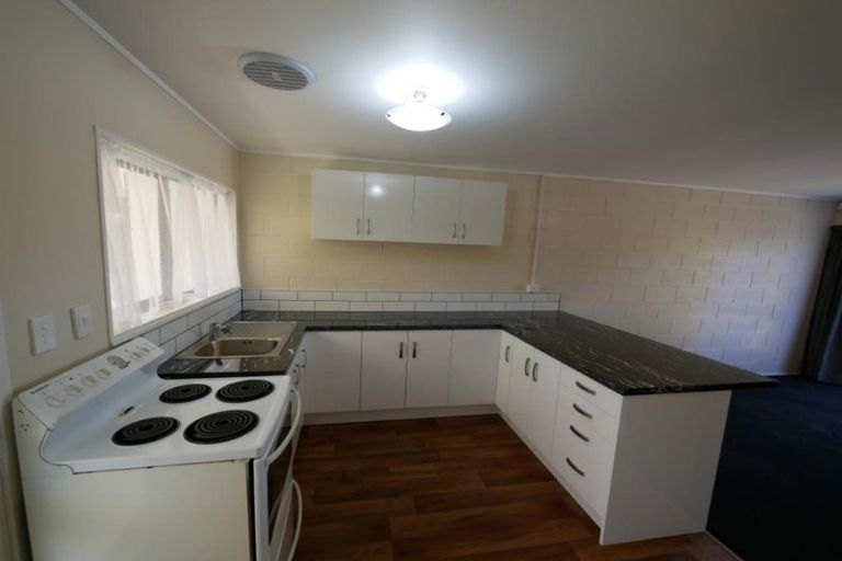 Photo of property in 4/31 Trentham Road, Papakura, 2110