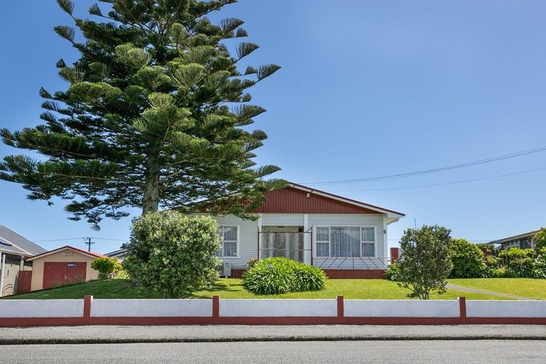 Photo of property in 36 Reid Street, Blaketown, Greymouth, 7805