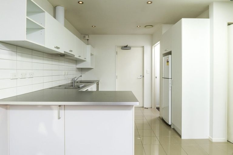 Photo of property in 7e/60 Masons Road, Oteha, Auckland, 0632