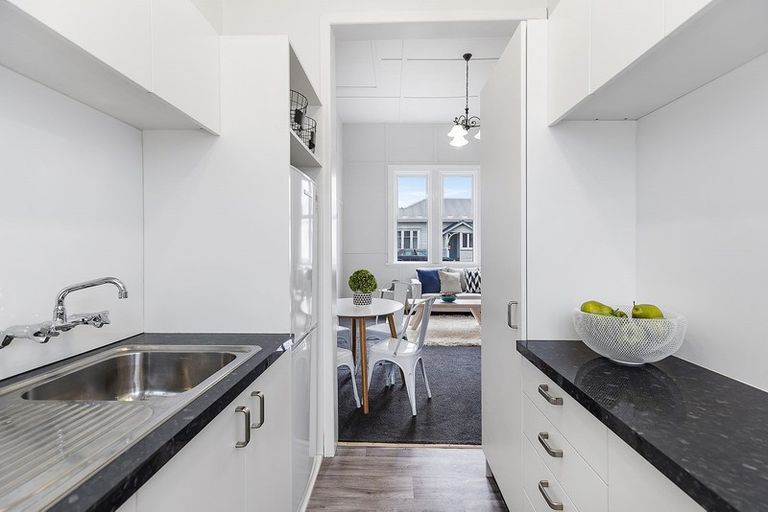 Photo of property in 144 Rongotai Road, Kilbirnie, Wellington, 6022