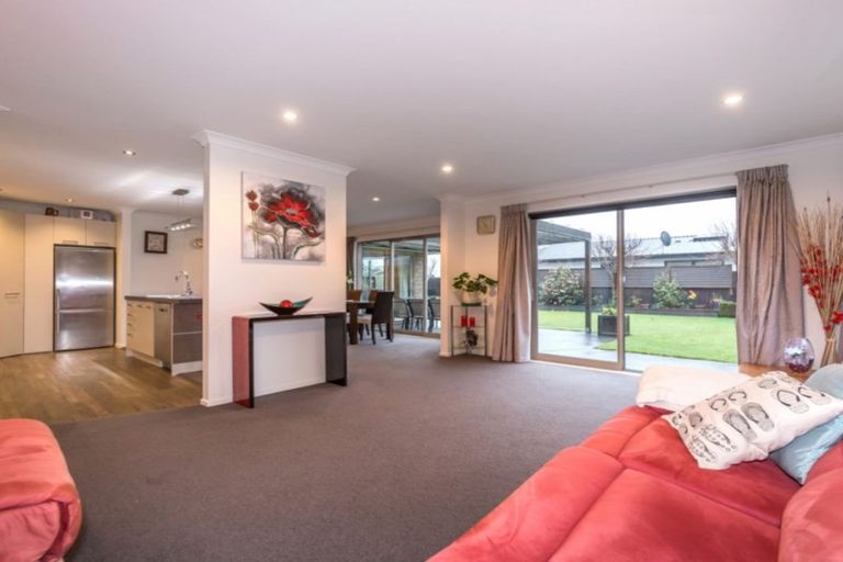 Photo of property in 32 Date Crescent, Aidanfield, Christchurch, 8025