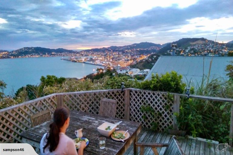 Photo of property in 140 Nicholson Road, Khandallah, Wellington, 6035