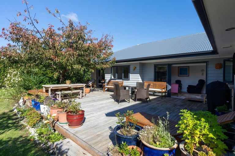 Photo of property in 6 Karlos Lane, Levin, 5510