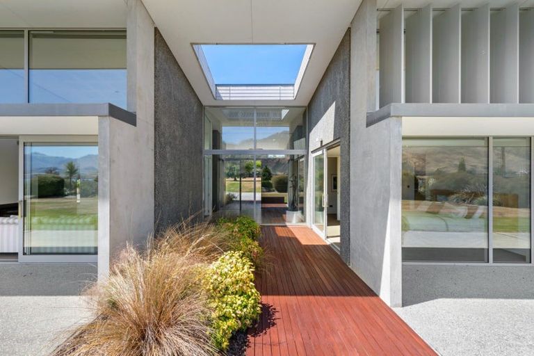 Photo of property in 311 Beacon Point Road, Wanaka, 9305