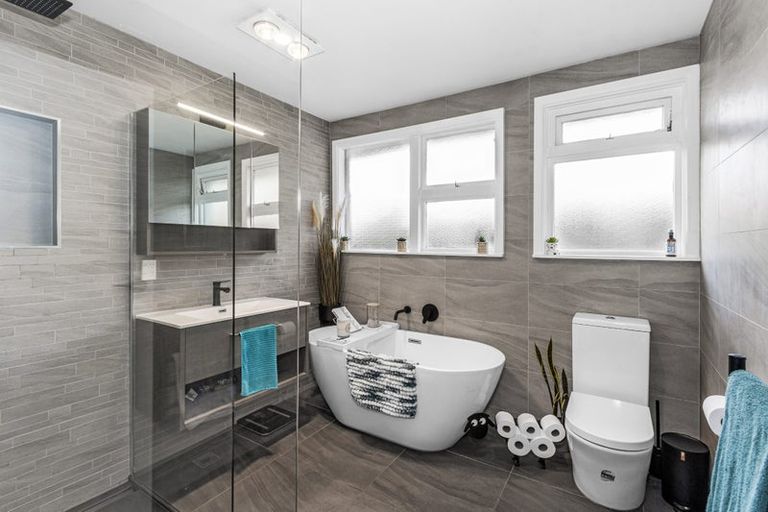 Photo of property in 7 Gregan Crescent, Burnside, Christchurch, 8053