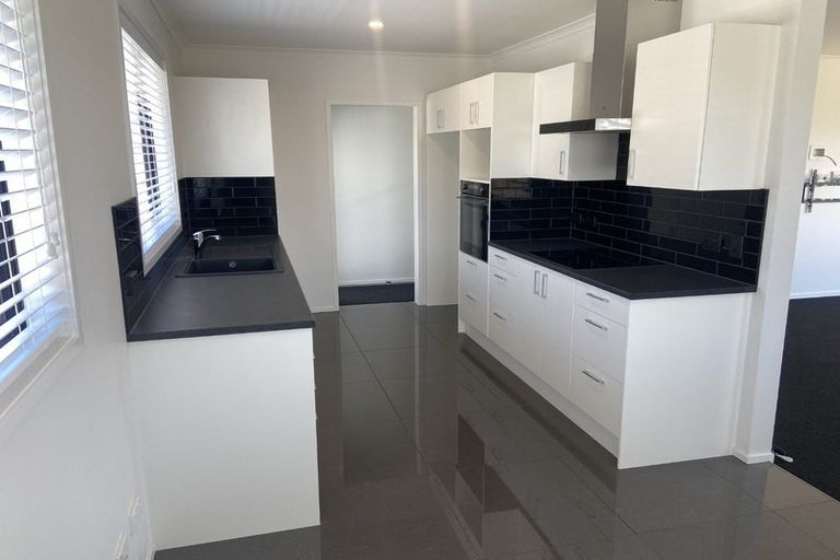 Photo of property in 77 Hillary Crescent, Maraenui, Napier, 4110