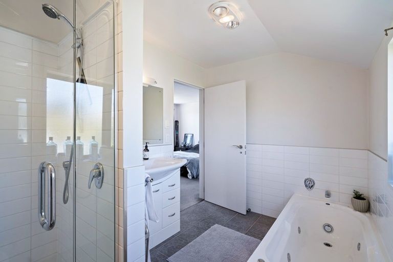 Photo of property in 107a Kings Drive, Wanaka, 9305