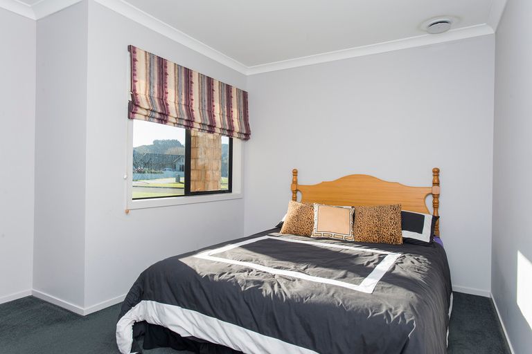 Photo of property in 17 Pohutukawa Grove, Lytton West, Gisborne, 4010