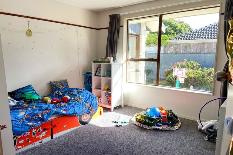 Photo of property in 14 Mckellar Place, Hornby, Christchurch, 8042