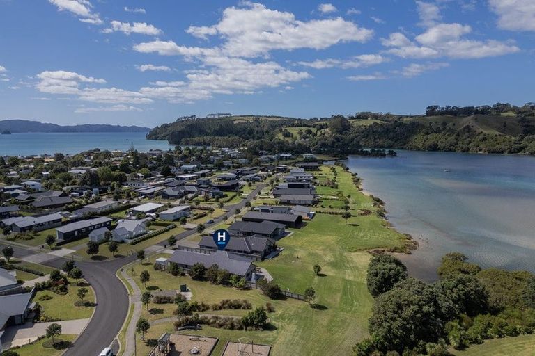 Photo of property in 2 Admiral Drive, Cooks Beach, Whitianga, 3591