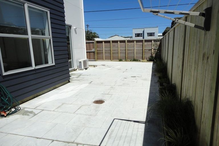 Photo of property in 105 Rongotai Road, Kilbirnie, Wellington, 6022