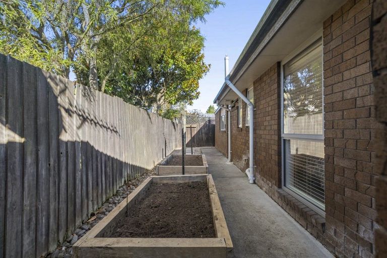 Photo of property in 111 Weston Road, St Albans, Christchurch, 8052