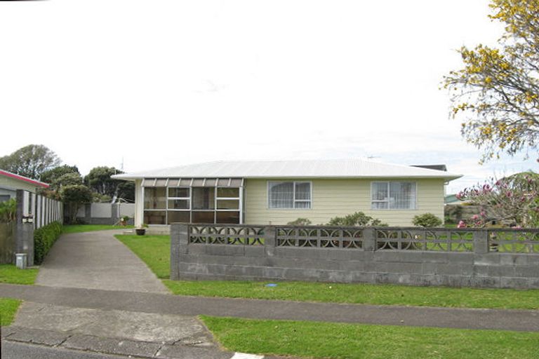 Photo of property in 4 Farnham Place, Bell Block, New Plymouth, 4312