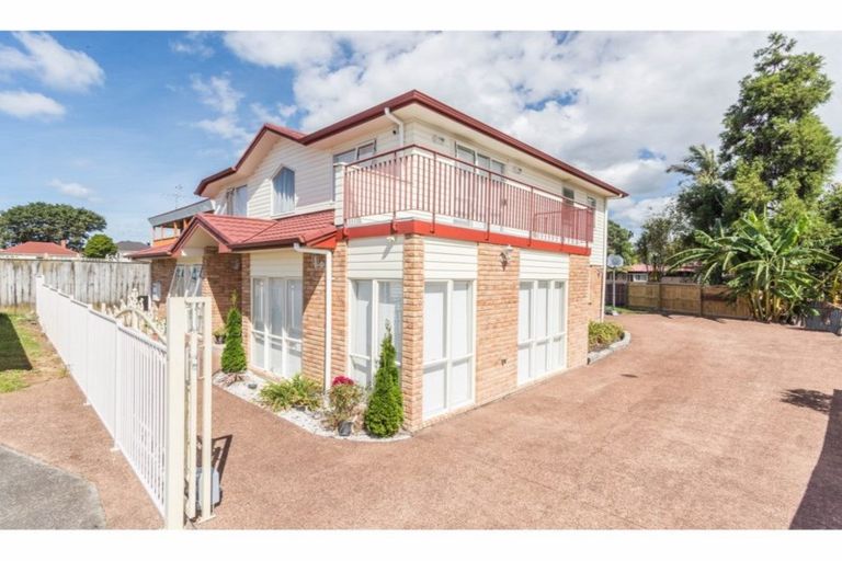 Photo of property in 2a Wattle Street, New Lynn, Auckland, 0600