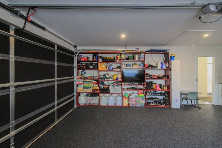 Photo of property in 17 Buddle Road, Wallaceville, Upper Hutt, 5018