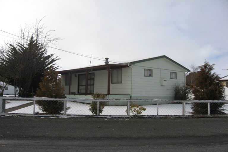 Photo of property in 16 Hunter Crescent, Twizel, 7901