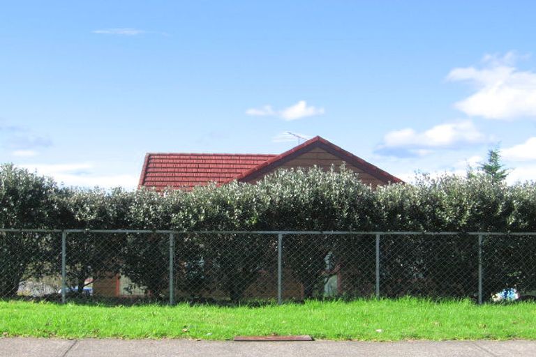 Photo of property in 1/223a Glengarry Road, Glen Eden, Auckland, 0602