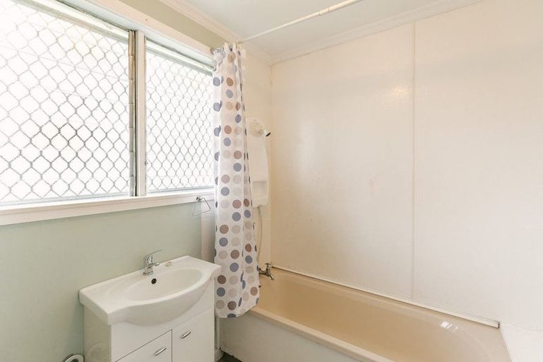 Photo of property in 3 Oakley Street, Palmerston North, 4410