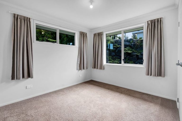 Photo of property in 17 Heta Road, Highlands Park, New Plymouth, 4312