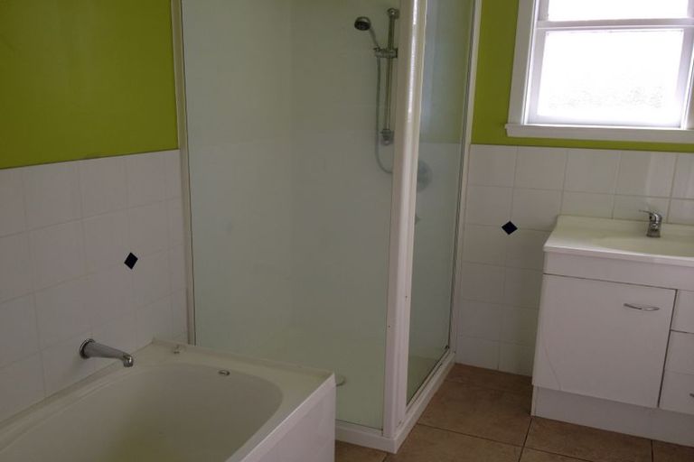 Photo of property in 8 Raumati Terrace, Khandallah, Wellington, 6035