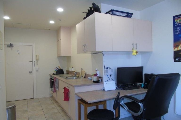Photo of property in Terrace Tower Apartments, 6c/126 The Terrace, Wellington Central, Wellington, 6011
