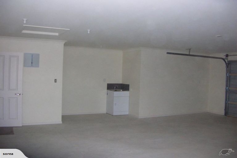 Photo of property in 27 Barry Curtis Place, Levin, 5510