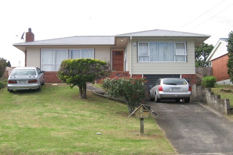 Photo of property in 27 Mccullough Avenue, Papatoetoe, Auckland, 2025