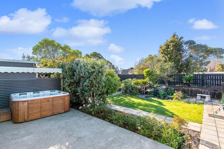 Photo of property in 9 Mahana Road, Paraparaumu Beach, Paraparaumu, 5032