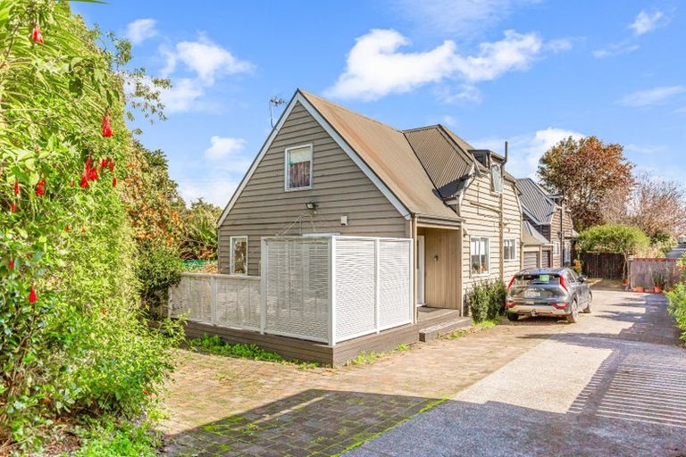 Photo of property in 2/32 Moana Avenue, Onehunga, Auckland, 1061