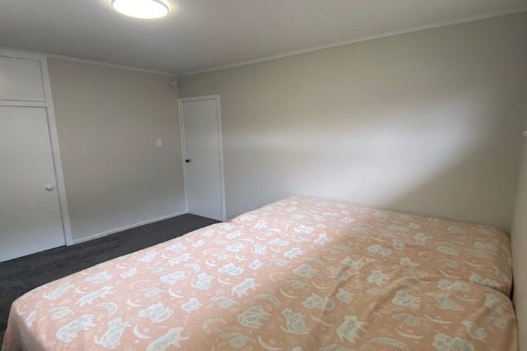 Photo of property in 17 Diana Drive, Glenfield, Auckland, 0627