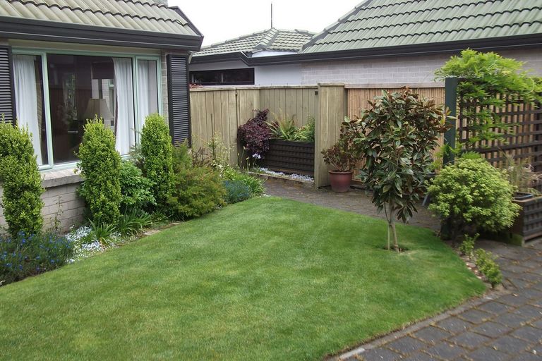 Photo of property in 2/89 Harvey Street, Waipahihi, Taupo, 3330