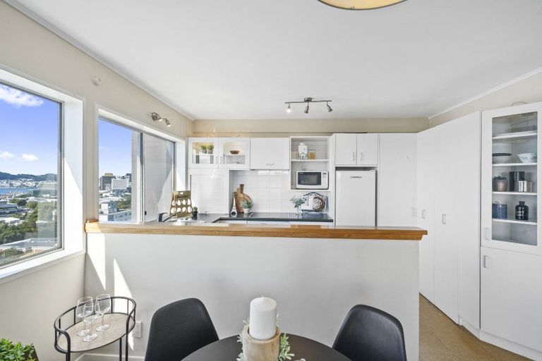 Photo of property in Mansfield Towers, 1 Grant Road, Thorndon, Wellington, 6011