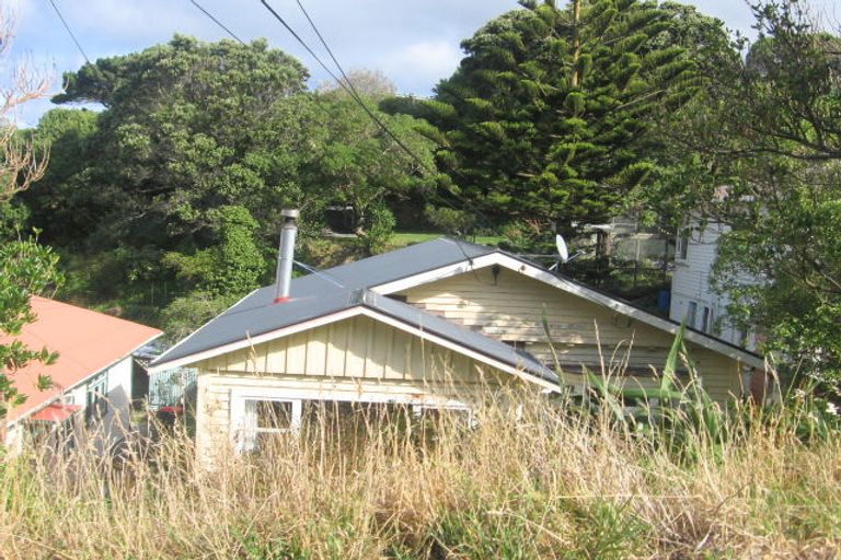 Photo of property in 116 Maupuia Road, Maupuia, Wellington, 6022