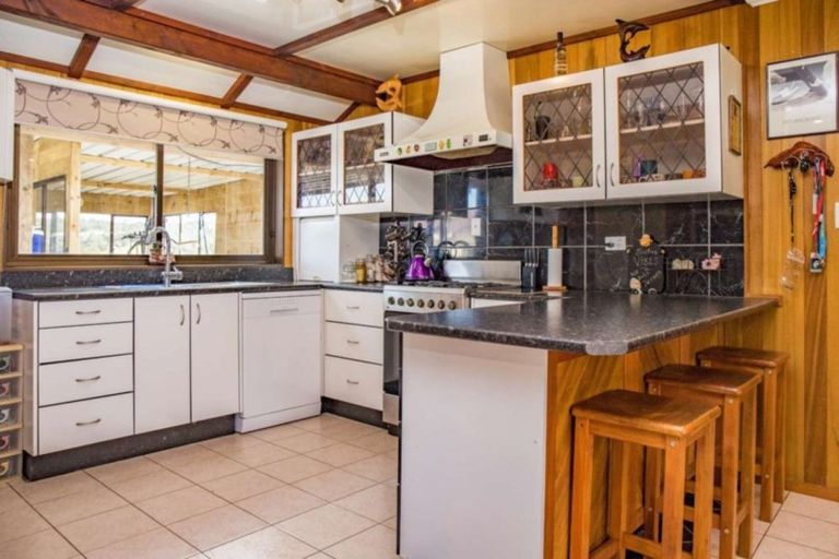 Photo of property in 617 Owhiwa Road, Parua Bay, Onerahi, 0192