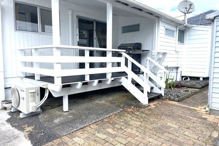 Photo of property in 29 Rosier Road, Glen Eden, Auckland, 0602