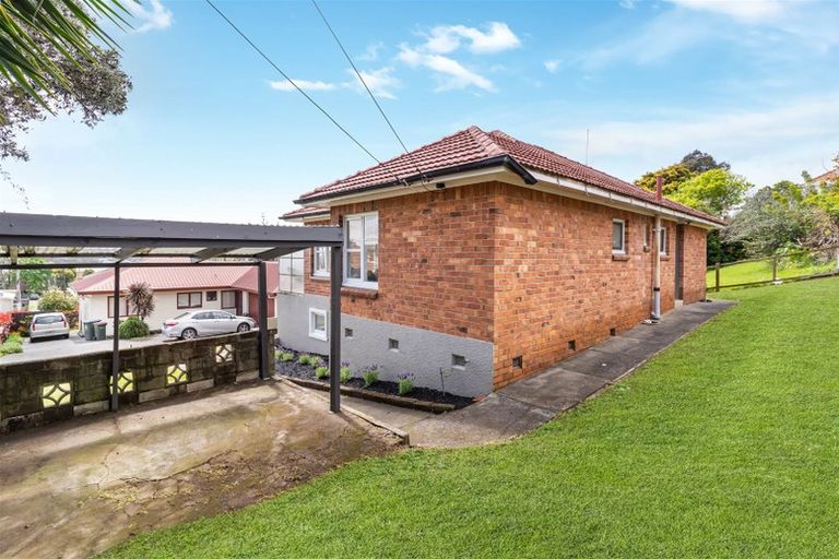 Photo of property in 37 Ryburn Road, Mount Wellington, Auckland, 1062