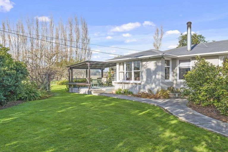 Photo of property in 4 Kainga Road, Kainga, Christchurch, 8083