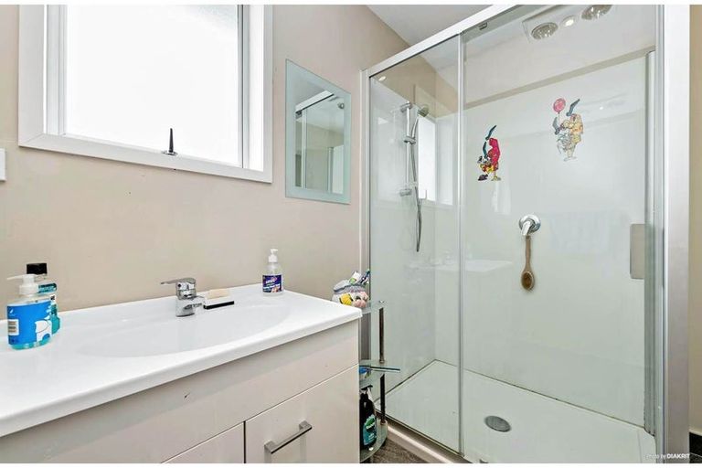 Photo of property in 27 Pukeroa Place, Papakura, 2110