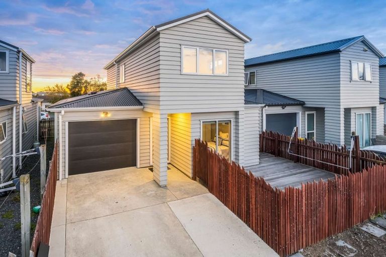 Photo of property in 15 Tribute Loop, Takanini, 2112