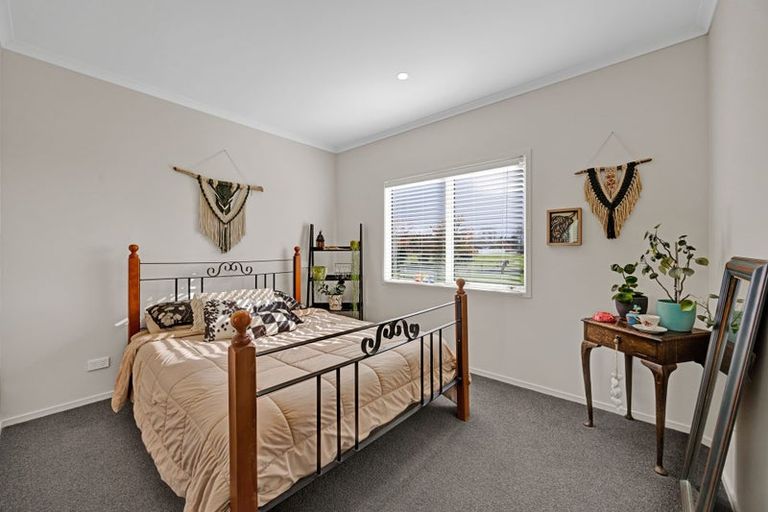 Photo of property in 8 Manatu Lane, Inglewood, 4330