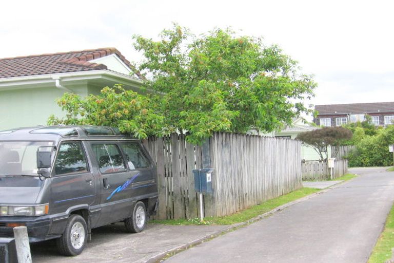 Photo of property in 13 Selak Place, Glen Eden, Auckland, 0602