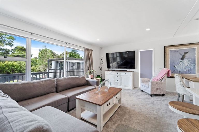 Photo of property in 591 Whangaparaoa Road, Stanmore Bay, Whangaparaoa, 0932