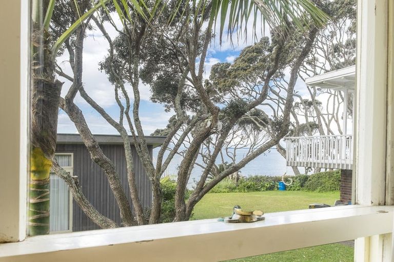 Photo of property in 27 Bournemouth Terrace, Murrays Bay, Auckland, 0630