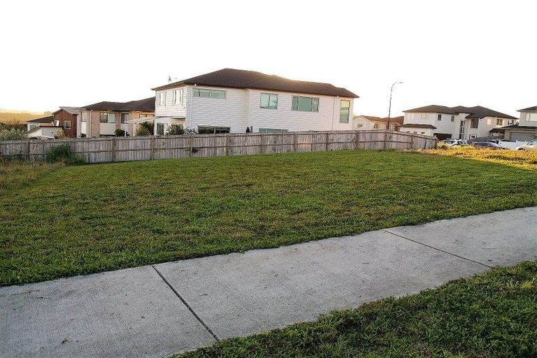 Photo of property in 47 Ascension Crescent, Orewa, 0931