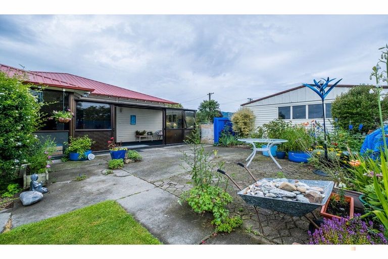 Photo of property in 48 Allan Street, Waimate, 7924