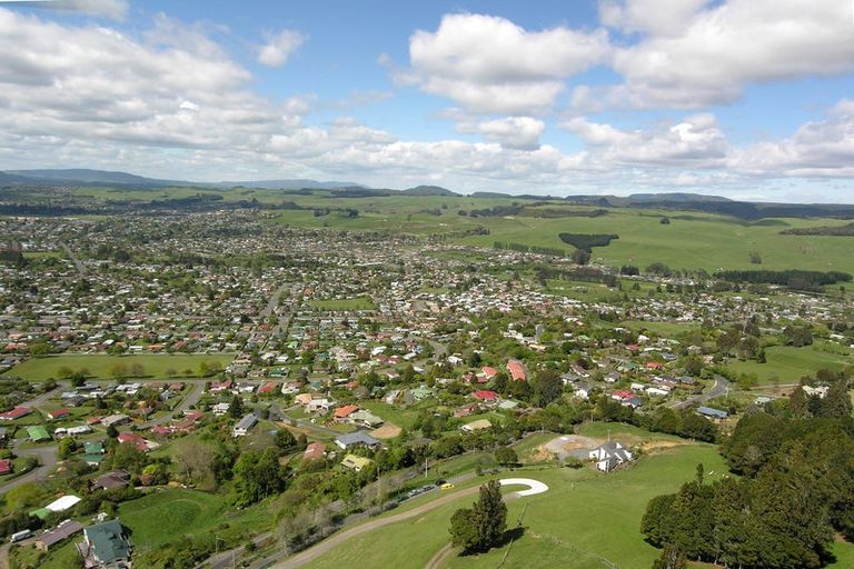 Photo of property in 72 Mountain Road, Western Heights, Rotorua, 3015