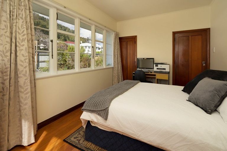 Photo of property in 128 Waimea Road, Nelson South, Nelson, 7010