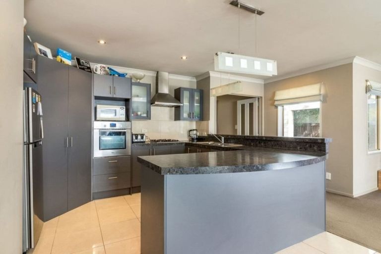 Photo of property in 6 Foresters Crescent, Parklands, Christchurch, 8083