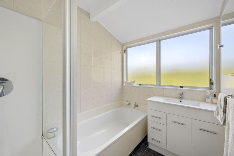 Photo of property in 24 Von Dadelszen Place, Havelock North, 4130