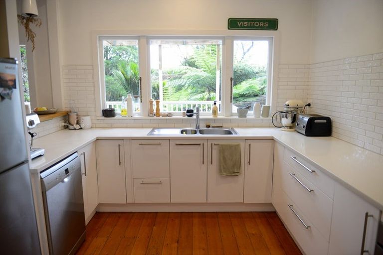 Photo of property in 755 West Coast Road, Oratia, Auckland, 0604